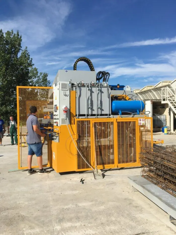 Vibrocast betontermék gyártó gépek – FACT-Plus referencia